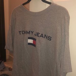tommy jeans grey shirt